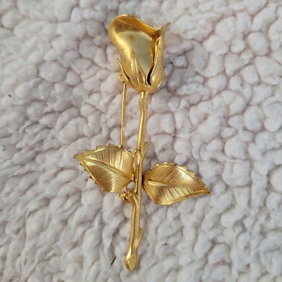 Vintage Goldtone Plated Rose Brooch Pin with Leaves - Picture 1 of 6
